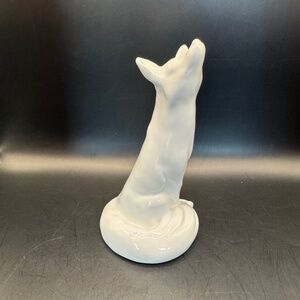 Herend Hungary pure white sitting fox porcelain figurine. Excellent condition.